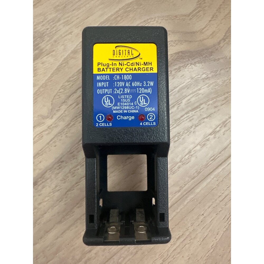 Plug-In Ni-Cd/Ni-MH Battery Charger Digital CH-1800 120V AC 60Hz 3.2W Compact De